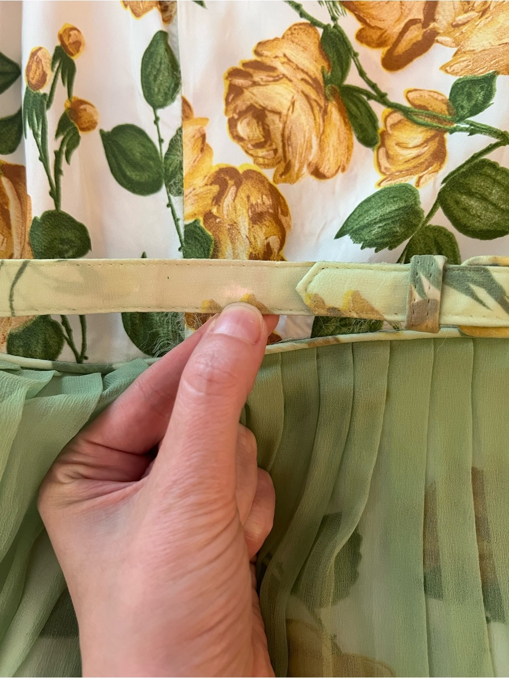 Vintage 1950s Yellow Rose Floral Cocktail Fit and Flare Dress with Green Chiffon - Picture 10 of 14